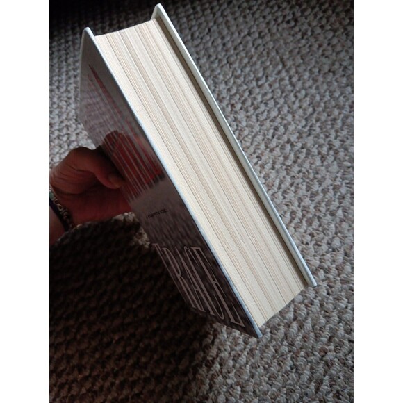 Trace  by Patricia Cornwell Large Print HCDJ 2004 Scarpetta Novel - Picture 6 of 16